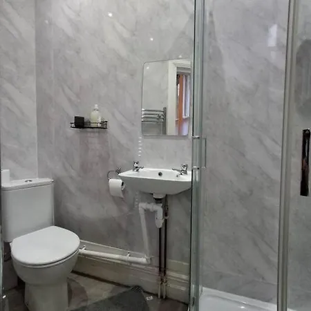 Flat 2 Grand Theatre Retreat Studio Apt *
